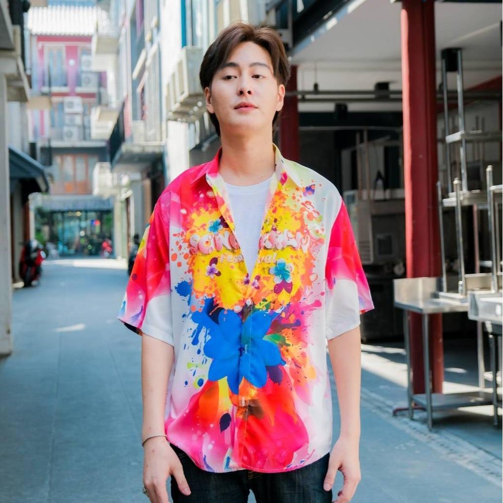 P019เสื้อฮาวายลายใหม่2025 สาดสีSongkran ทรงวัยรุ่น หญิงชายใส่ได้ ผ้าโพลีพรีเมี่ยม ไซส์38-56นิ้ว งานปัาย ลายคมชัด *1ตัว*