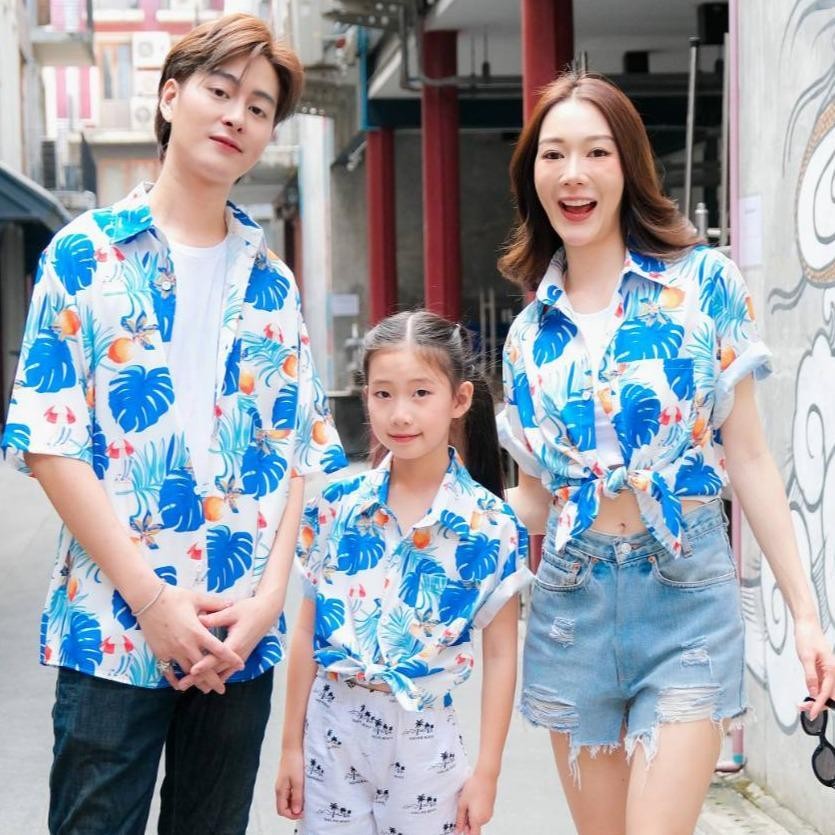 PINK01 เสื้อทีมฮาวายลายใหม่2025 ทรงวัยรุ่น หญิงชายใส่ได้ ผ้าโพลีพรีเมี่ยม ไซส์เด็ก-ผู้ใหญ่ งานปัาย ลายคมชัด **1ตัว**