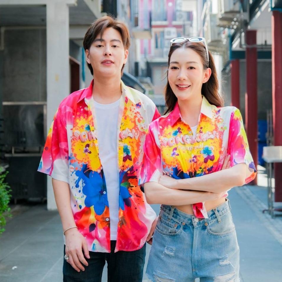 P019เสื้อฮาวายลายใหม่2025 สาดสีSongkran ทรงวัยรุ่น หญิงชายใส่ได้ ผ้าโพลีพรีเมี่ยม ไซส์38-56นิ้ว งานปัาย ลายคมชัด *1ตัว*