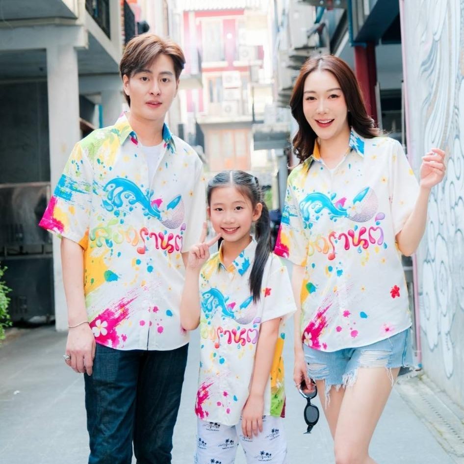 3125เสื้อทีมฮาวายลายใหม่2025 สาดสีสงกรานต์ ทรงวัยรุ่น หญิงชายใส่ได้ ผ้าโพลีพรีเมี่ยมไซส์เด็กผู้ใหญ่งานปัายลายคมชัด *1ตัว