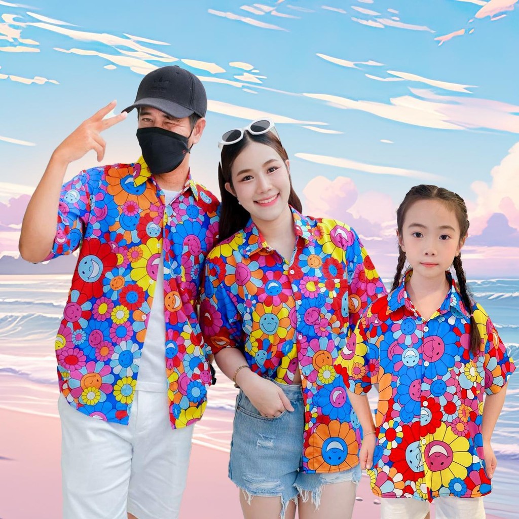 P3136 เสื้อฮาวายลายใหม่2025 ลายยิ้ม ทรงวัยรุ่น หญิงชายใส่ได้ ผ้าโพลีพรีเมี่ยม ไซส์เด็ก-ผู้ใหญ่ งานปัาย ลายคมชัด 1ตัว*