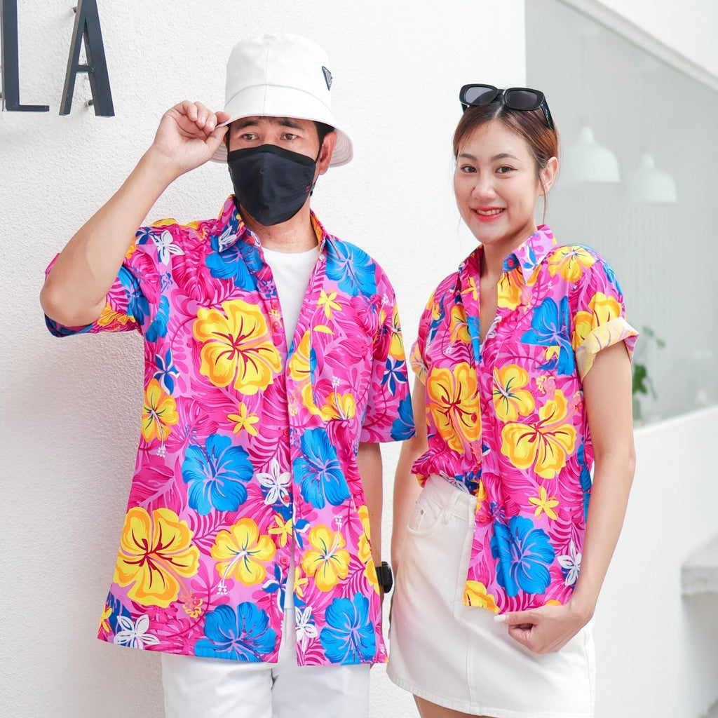 PINK029 เสื้อเชิ้ตลายดอก ผ้าคอตตอน100% สีไม่ตก ผ้าไม่หด ลายคมชัด มีไซส์หญิงชาย งานป้ายKTIERออกแบบเอง*1ตัว*
