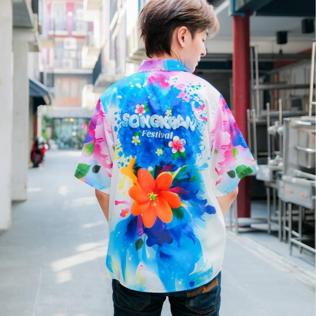 P017 เสื้อฮาวายลายใหม่2025 สาดสีSongkran ทรงวัยรุ่น หญิงชายใส่ได้ ผ้าโพลีพรีเมี่ยม ไซส์38-56นิ้ว งานปัาย ลายคมชัด *1ตัว