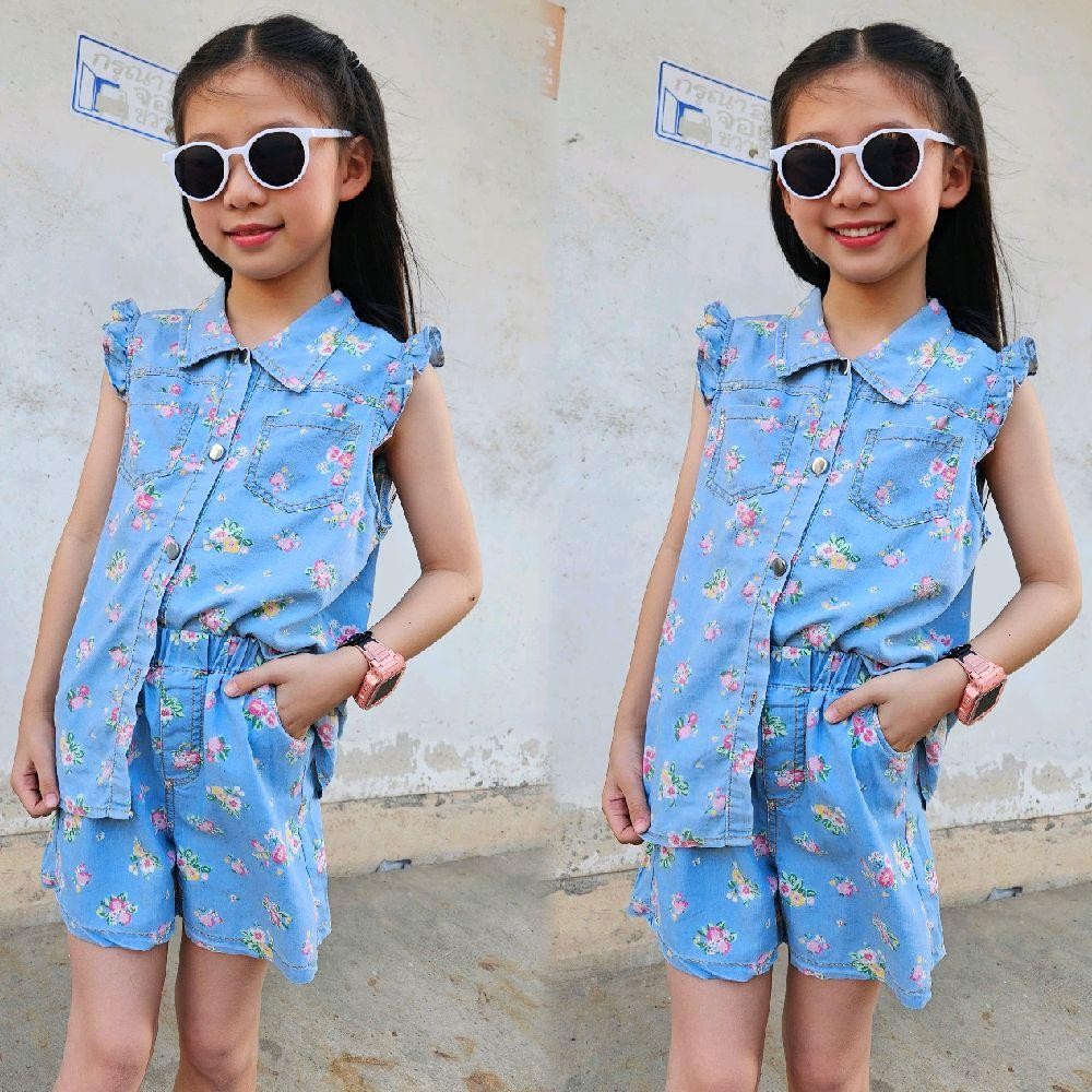 PINKชุดเซ็ทยีนส์เด็ก เสื้อยีนส์ลายดอกแขนระบาย+กางเกงยีนส์ขาสั้น