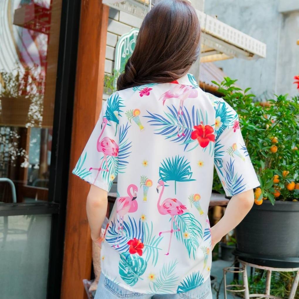 PINK3132 เสื้อฮาวายลายใหม่2025 ทรงวัยรุ่น หญิงชายใส่ได้ ผ้าโพลีพรีเมี่ยม ไซส์38-56นิ้ว งานปัายKTIERออกแบบเอง**1ตัว*