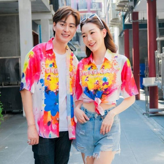 P019เสื้อฮาวายลายใหม่2025 สาดสีSongkran ทรงวัยรุ่น หญิงชายใส่ได้ ผ้าโพลีพรีเมี่ยม ไซส์38-56นิ้ว งานปัาย ลายคมชัด  *1ตัว*